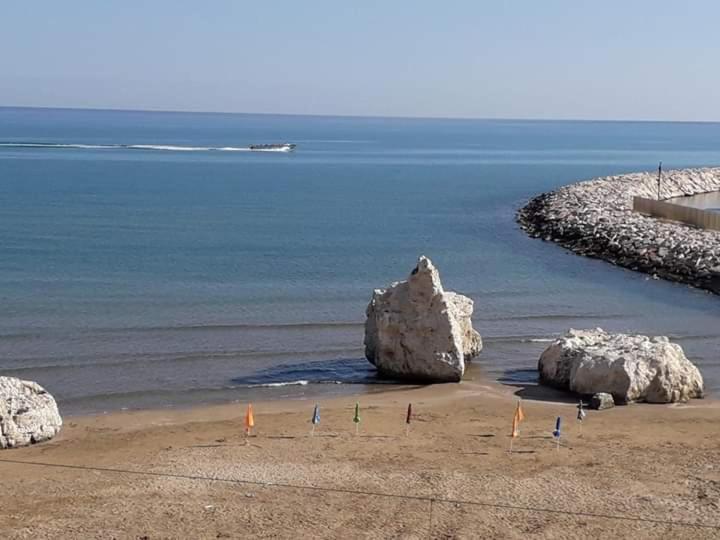 La Scogliera Hotel Rodi Garganico Luaran gambar